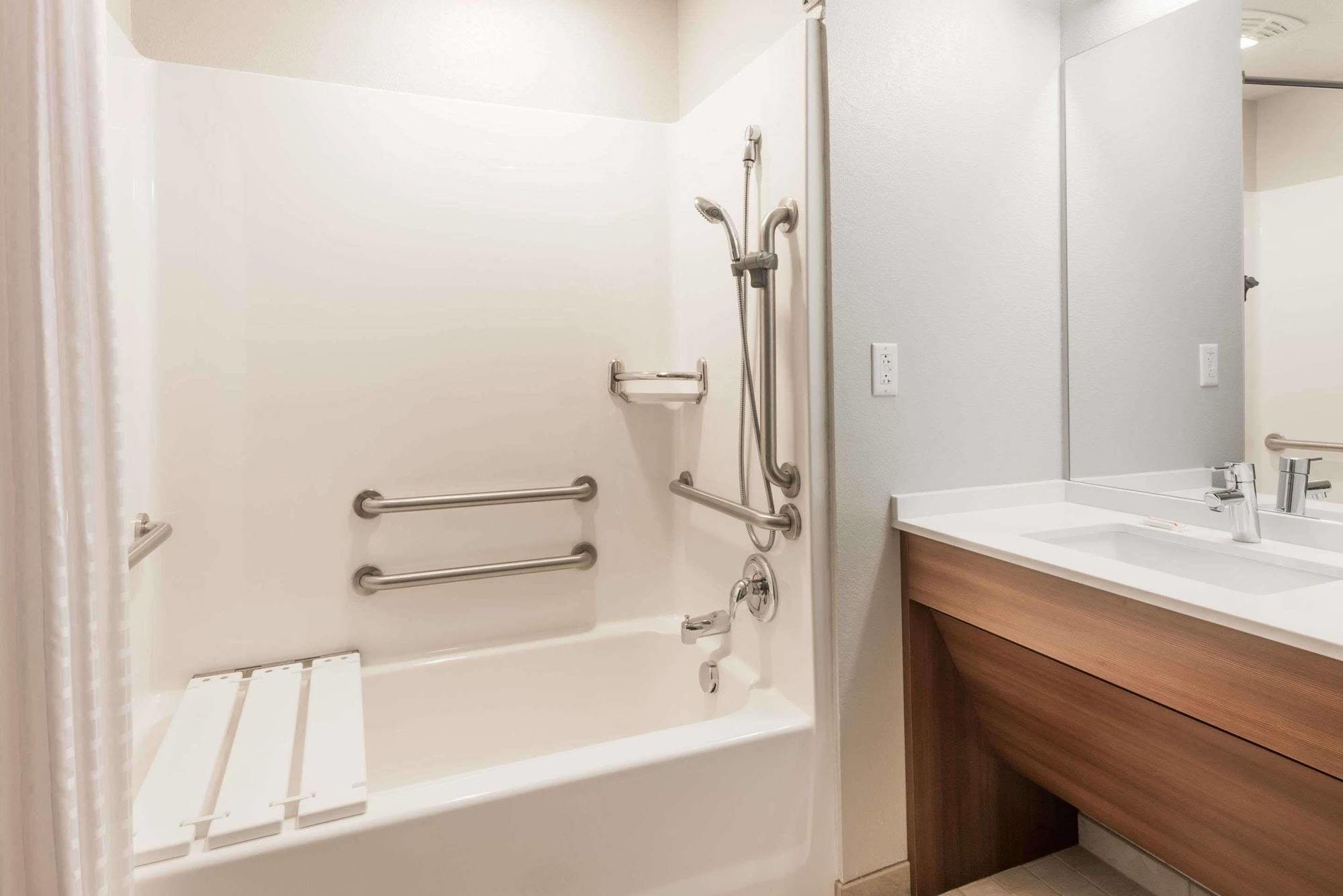 Microtel Inn & Suites By Wyndham Altoona Kültér fotó